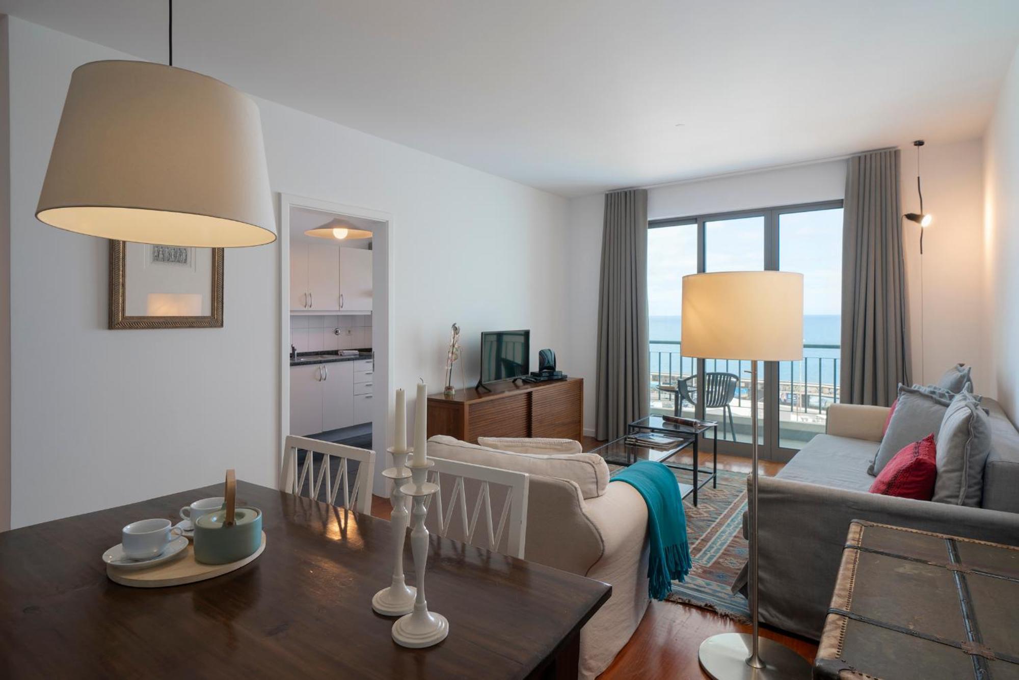 Apartamento Princesa Dona Amelia By An Island Apart 푼샬 외부 사진