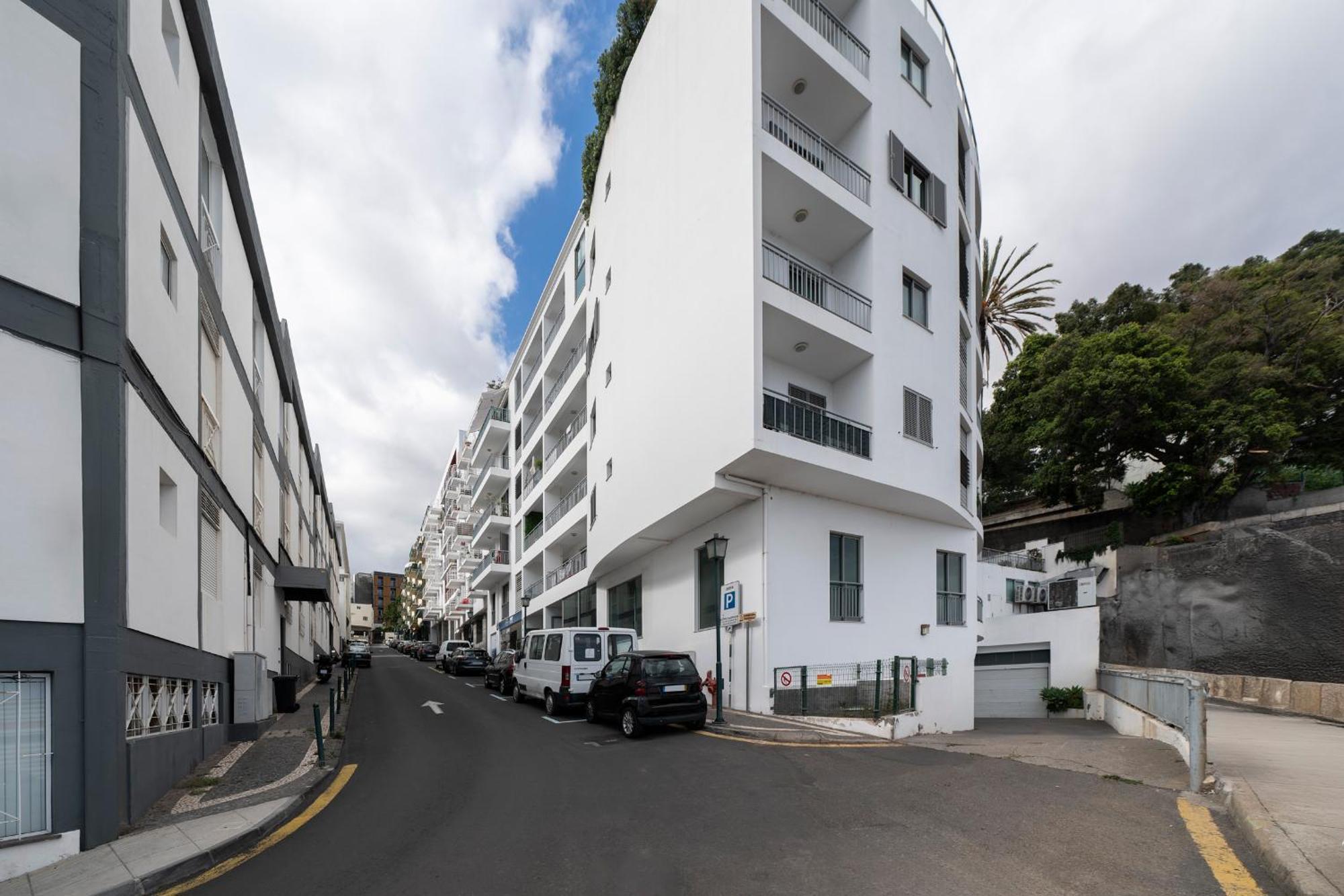 Apartamento Princesa Dona Amelia By An Island Apart 푼샬 외부 사진